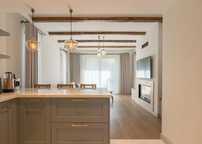 וילה Mimosa Mansions