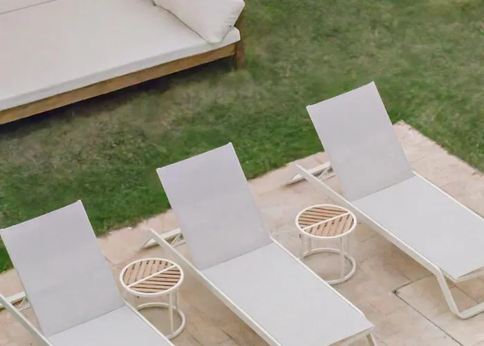 Vila Mimosa Mansions